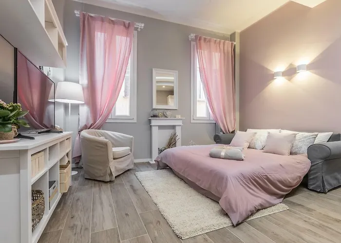 Borgonuovo 볼로냐